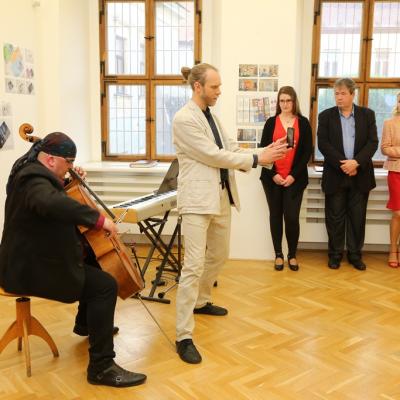 Vo Vernisaz Byvalych Absolventu 2017 028